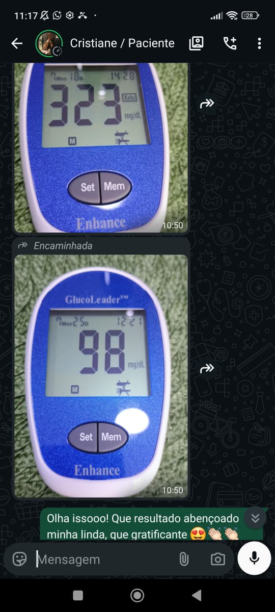 Print do WhatsApp da paciente Cristiane mostrando glicose de 323 caindo para 98 mg/dL